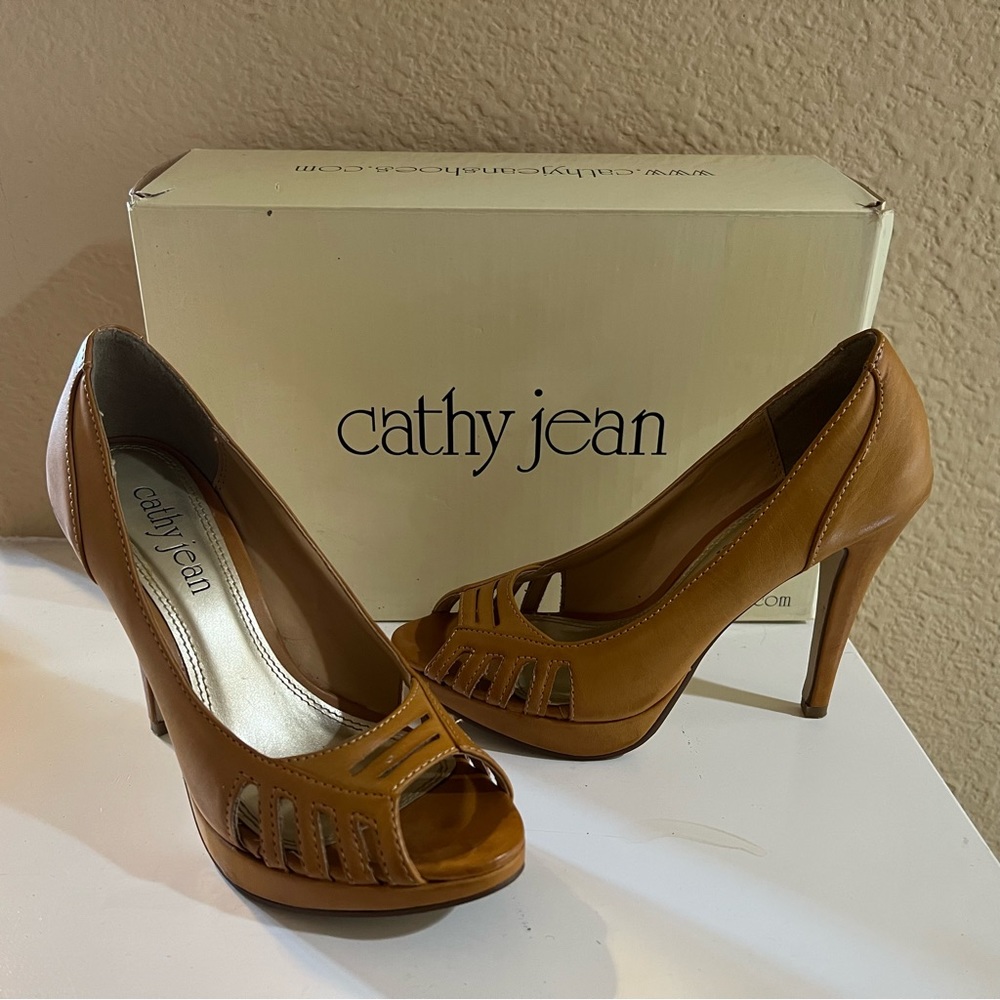Women’s Cathy Jean brown leather heels